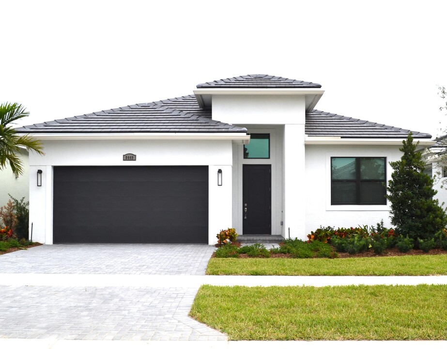 8449 Cantante Way in Port St. Lucie, FL - Foto de edificio