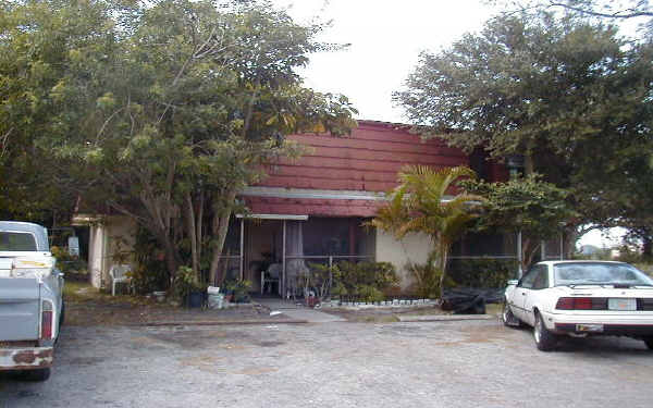 3090 95th Ct in West Palm Beach, FL - Building Photo