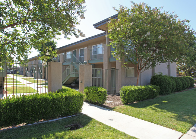 Union Court in Manteca, CA - Building Photo - Building Photo