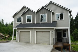 205 Cloverdale Rd in Kalama, WA - Building Photo