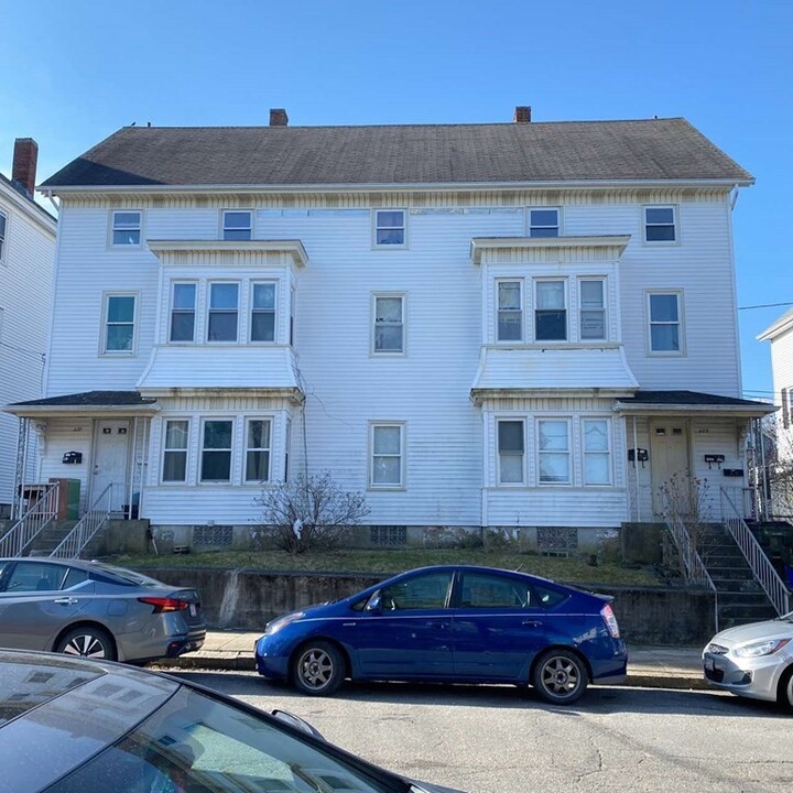 623 Birch St in Fall River, MA - Building Photo