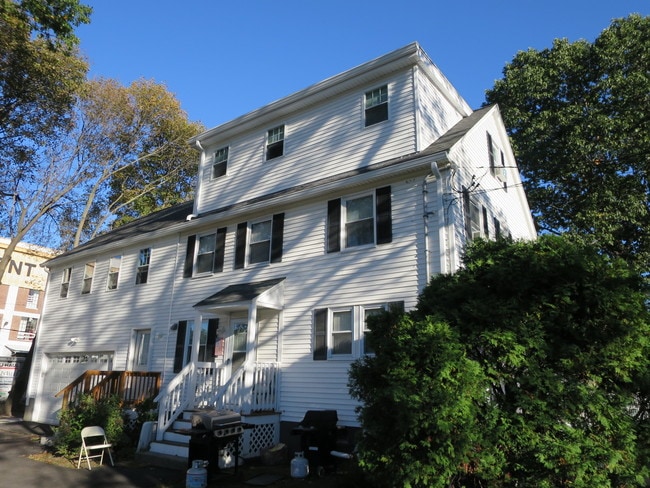 178 Boston Ave, Unit 2 in Somerville, MA - Foto de edificio - Building Photo