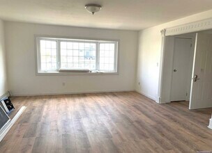 39 E Joseph St in Moonachie, NJ - Building Photo - Building Photo