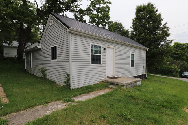 property at 114 E Brown St