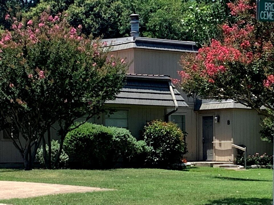 710 Castle Ridge Rd in Austin, TX - Building Photo