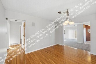 3212 Ashwood Dr in Urbandale, IA - Building Photo - Building Photo