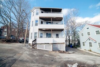 14 Duffley Ct, Unit #2 in Chestnut Hill, MA - Building Photo - Building Photo