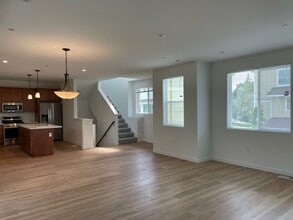 2020 Elson Way in Santa Rosa, CA - Building Photo - Building Photo