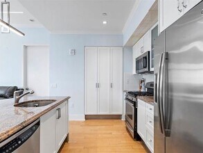 4 Beacon Way, Unit 904 in Jersey City, NJ - Building Photo - Building Photo