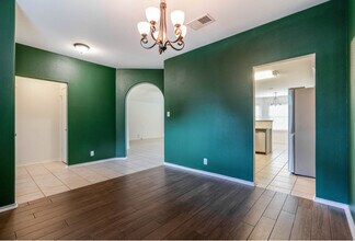 15718 Knollrun in San Antonio, TX - Foto de edificio - Building Photo