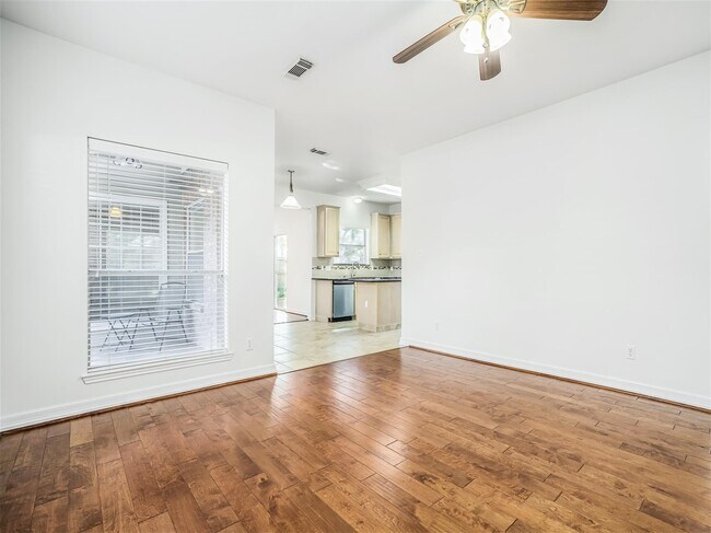 1827 Senca Springs Ct