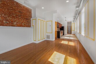 1704 W Girard Ave in Philadelphia, PA - Building Photo - Building Photo