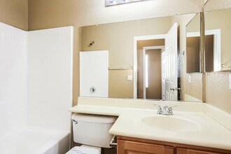 1645 W St Catherine Ave in Phoenix, AZ - Building Photo - Building Photo