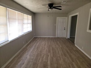 5934 Ridgeway Dr in Houston, TX - Building Photo - Building Photo