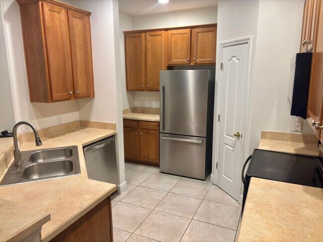 2047 Estancia Cir in Kissimmee, FL - Building Photo - Building Photo