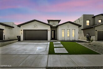349 Loddon St in Horizon City, TX - Building Photo - Building Photo