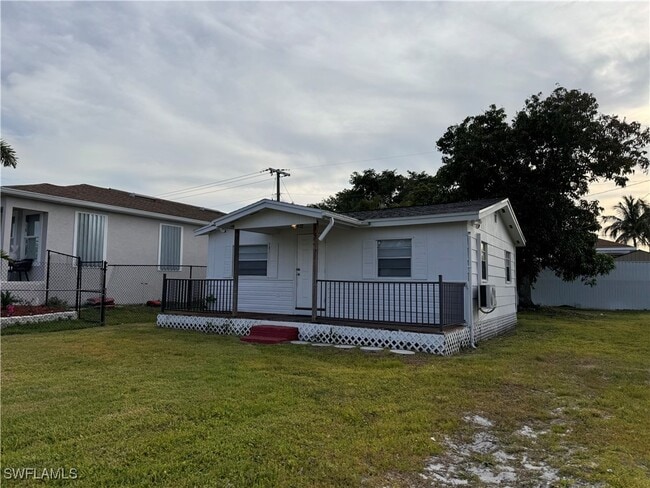 15344 Wall Dr in Ft. Myers, FL - Building Photo - Building Photo