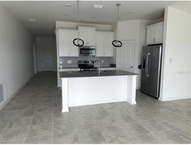 798 Kapi Dr in Groveland, FL - Building Photo - Building Photo