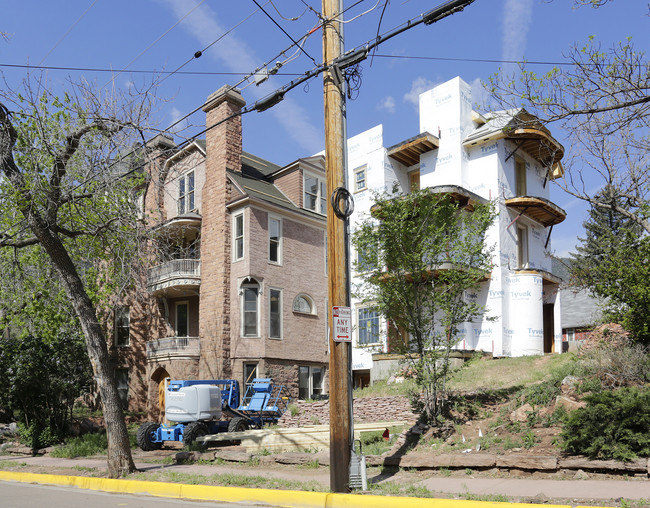 2 Grand Ave in Manitou Springs, CO - Building Photo - Building Photo