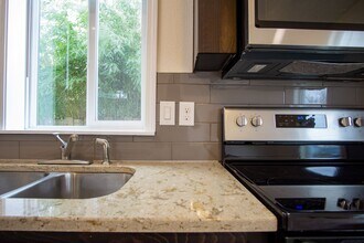 1846 SE Harold St in Portland, OR - Building Photo - Building Photo