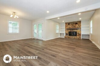 506 NW Roanoke Dr in Blue Springs, MO - Foto de edificio - Building Photo