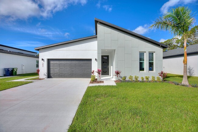 302 Royal Palm Wy in Winter Haven, FL - Foto de edificio - Building Photo