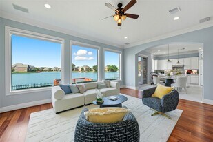 5934 Stratford Gardens Dr in Sugar Land, TX - Building Photo