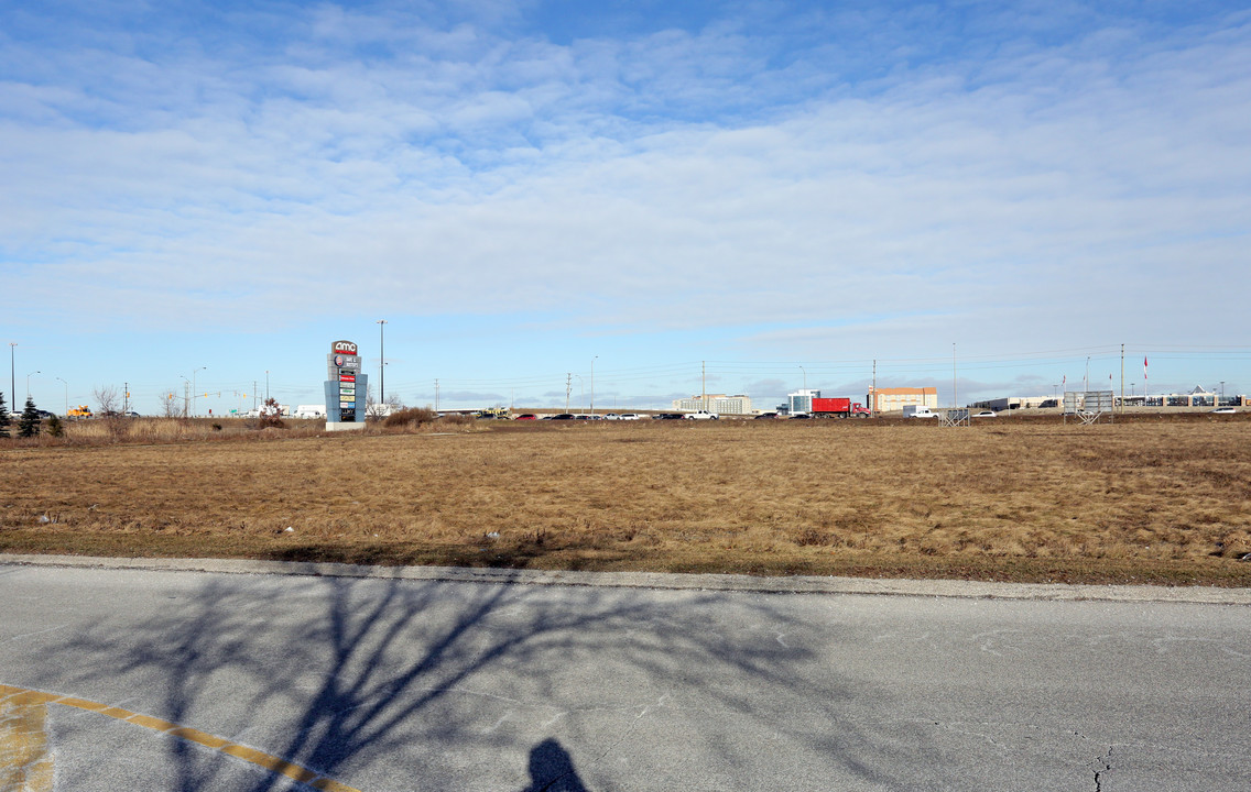 Grand at Festival Condominiums in Vaughan, ON - Building Photo