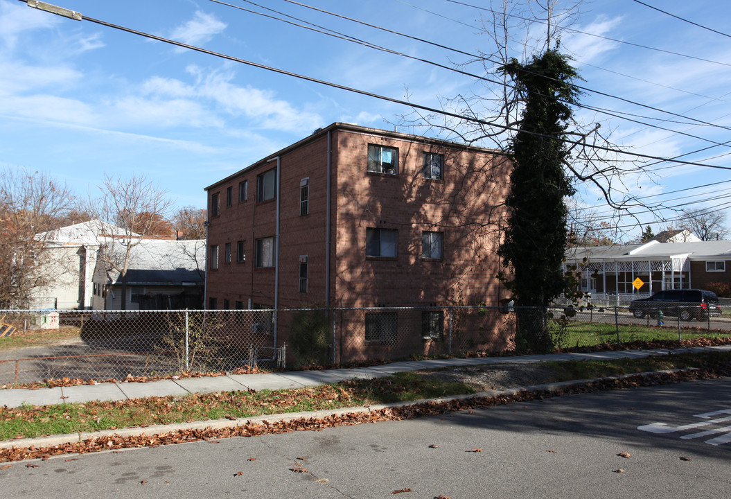 300 59th St NE in Washington, DC - Building Photo