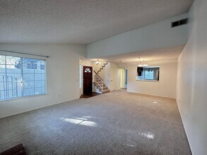 2586 Outlook Cove in Port Hueneme, CA - Building Photo - Building Photo