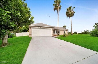 3107 SW 15th Ave in Cape Coral, FL - Building Photo - Building Photo