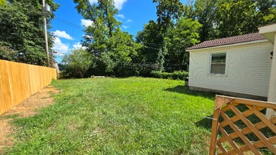 1229 Greenfield Dr in Clarksville, TN - Building Photo - Building Photo