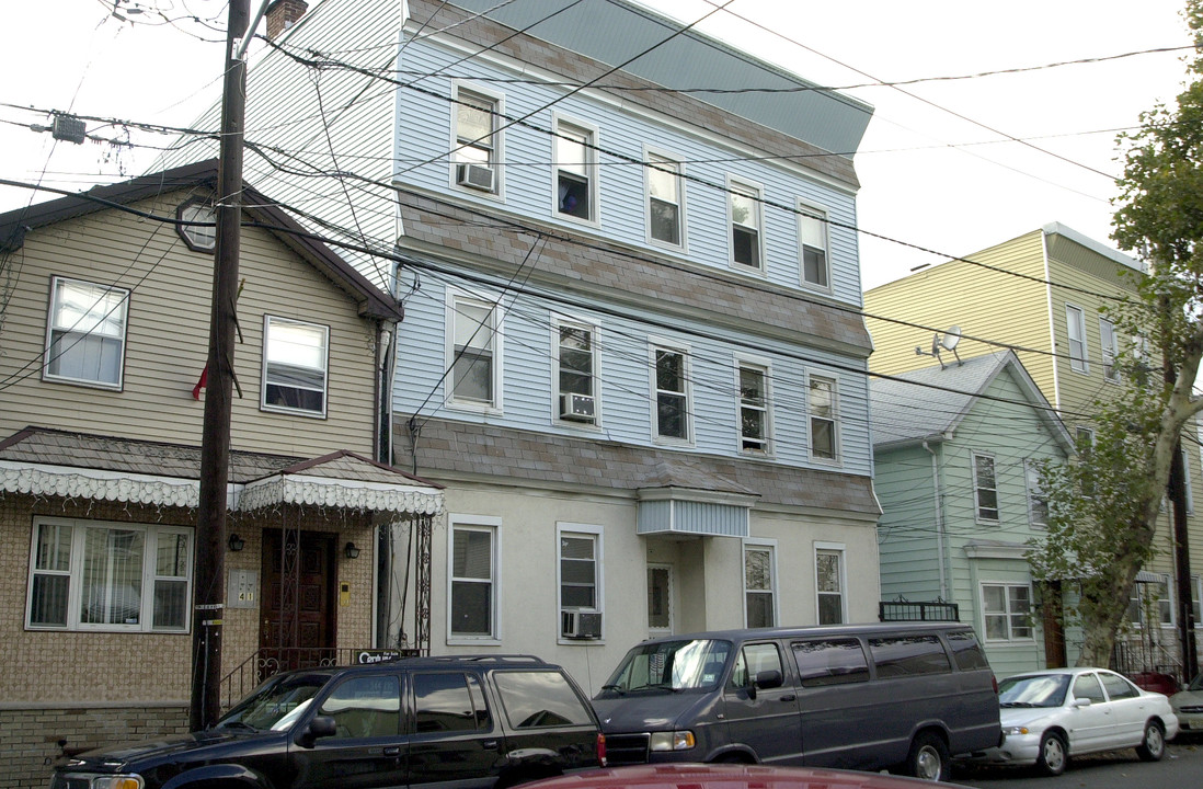 39 Vincent St in Newark, NJ - Foto de edificio