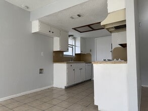 2102 Spicewood Dr in Killeen, TX - Building Photo - Building Photo