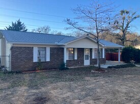 3425 Pne Crst Rd in Tuscaloosa, AL - Building Photo