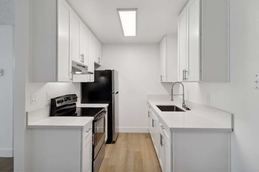 Terre at 1019 Peach in El Cajon, CA - Building Photo