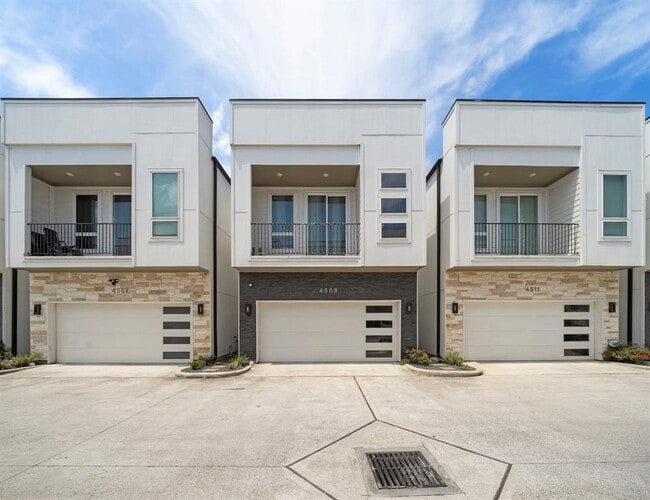 property at 4509 Whitney Pkwy