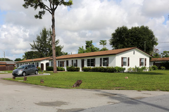 4641-4711 Gulfstream Rd in Lake Worth, FL - Building Photo - Building Photo