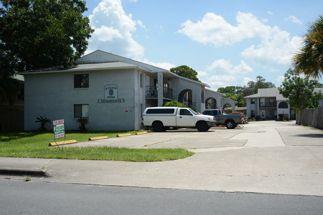 257 Knox McRae Dr in Titusville, FL - Foto de edificio - Building Photo