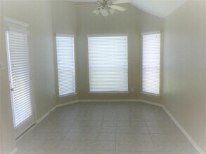 2936 Landing Edge Ln in Dickinson, TX - Foto de edificio - Building Photo