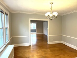 12 Bretton Rd in West Hartford, CT - Building Photo - Building Photo