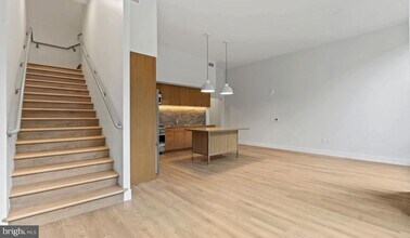 10511 Strathmore Hall St in North Bethesda, MD - Building Photo - Building Photo