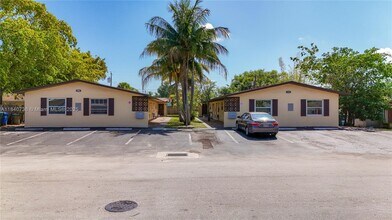 260 NW 40th Ct in Oakland Park, FL - Building Photo - Building Photo