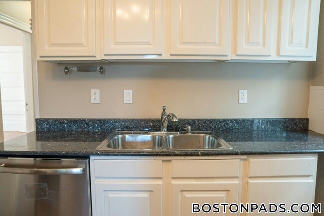 1 Parker Hill Terrace in Boston, MA - Building Photo - Building Photo