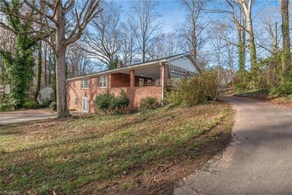 624 Brentwood Ct in Winston-Salem, NC - Building Photo - Building Photo