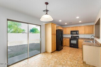 25025 W Dove Mesa Dr in Buckeye, AZ - Building Photo - Building Photo
