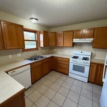 1589 Crystalline Dr SE in Caledonia, MI - Building Photo - Building Photo