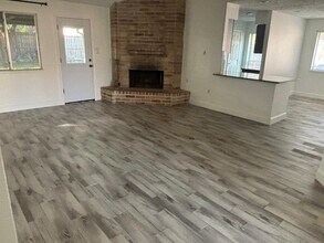 7307 Crystalglen Dr in Houston, TX - Building Photo - Building Photo