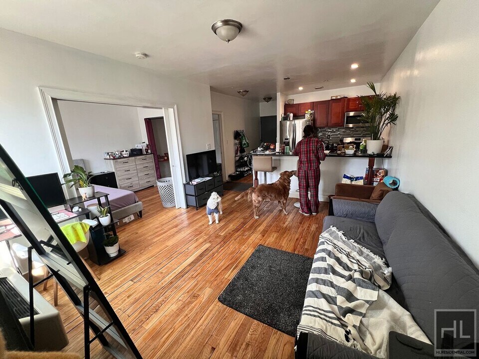 154A Washington Ave in Brooklyn, NY - Building Photo