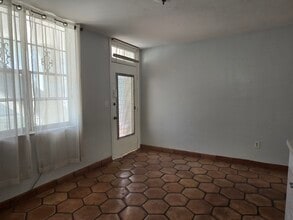 949 Pennsylvania Ave, Unit 311 in Miami Beach, FL - Foto de edificio - Building Photo